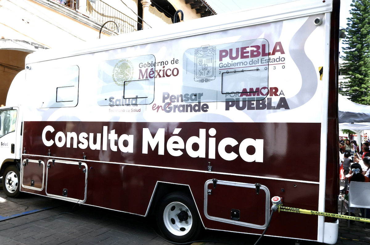 Feria de paz acerca salud gratuita a familias de la Sierra Norte